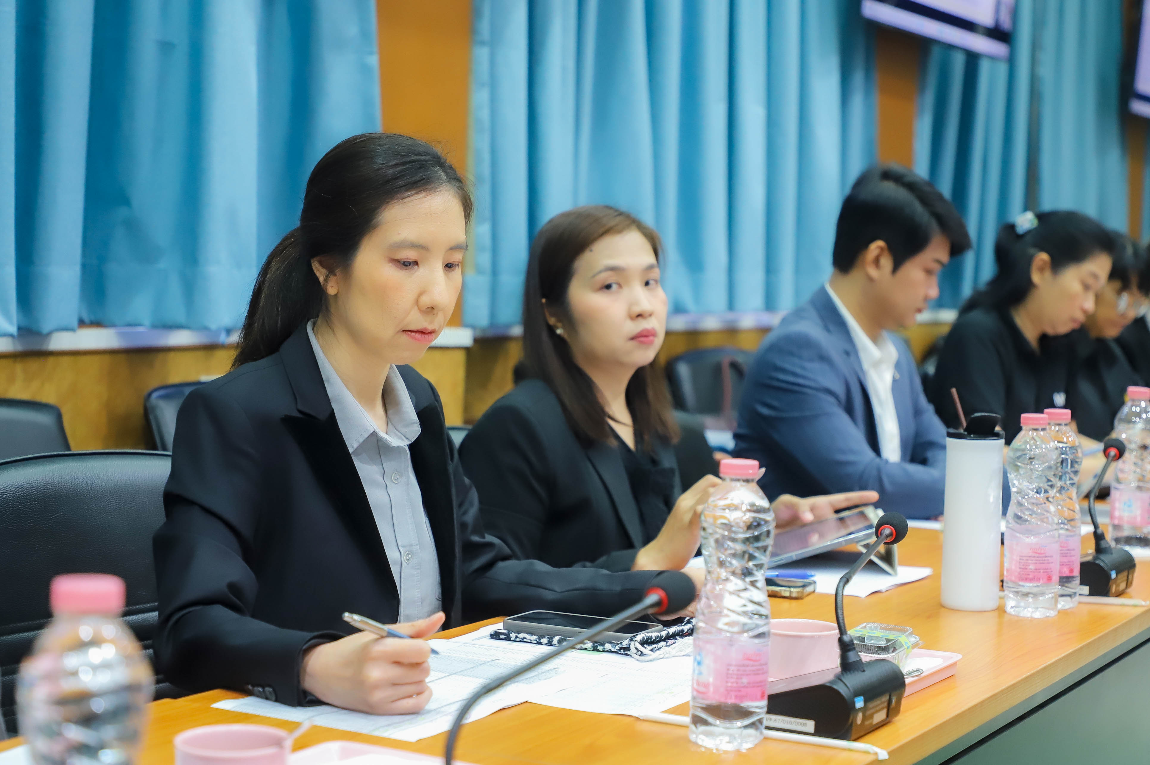 title - อกก.คง. เคาะ! ก่อสร้างสระเก็บน้ำ พัฒนาแหล่งน้ำและระบบกระจายน้ำ ไฟเขียว! หลักเกณฑ์การอนุมัติลดหรืองดเก็บดอกเบี้ย พร้อมเสนอ คปก. อนุมัติก่อสร้างระบบไฟฟ้าในแปลงที่ดิน